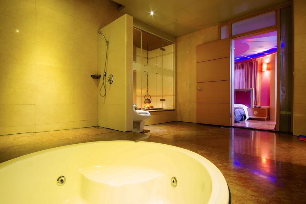 Water City Motel Daya Bagian luar foto