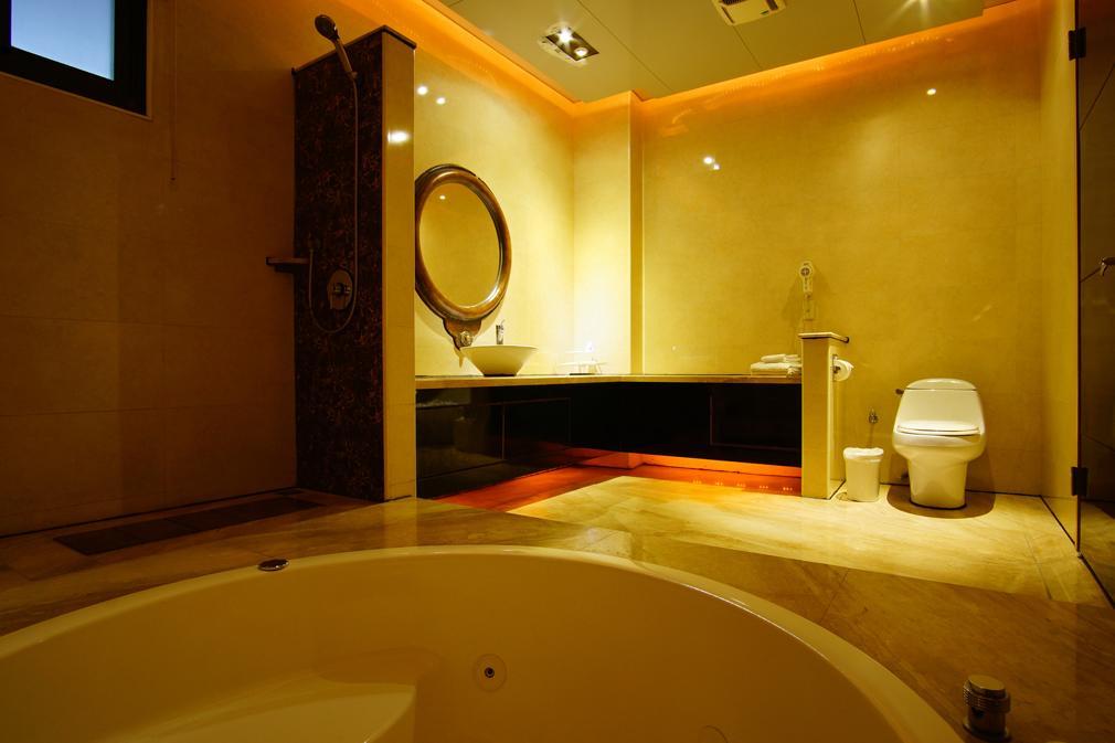 Water City Motel Daya Bagian luar foto