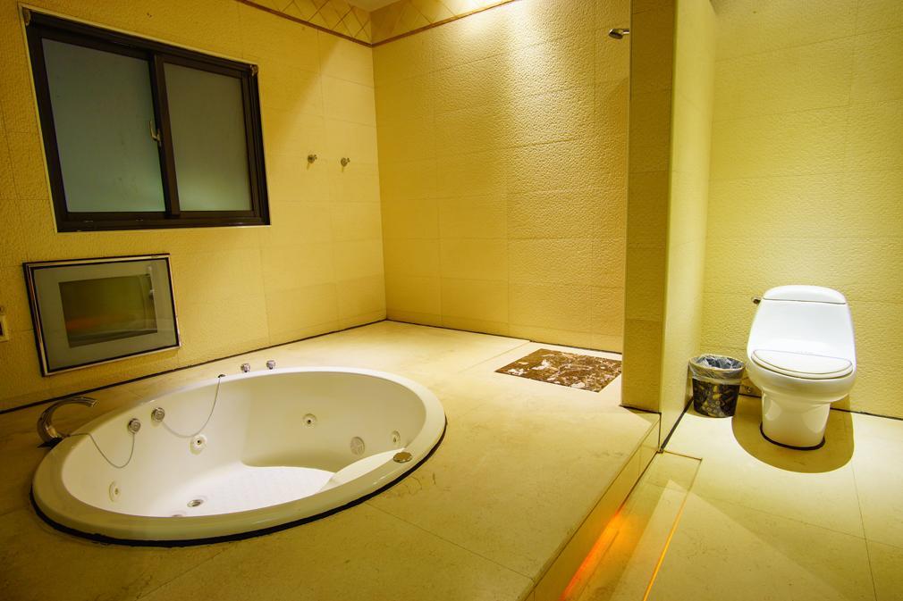 Water City Motel Daya Bagian luar foto